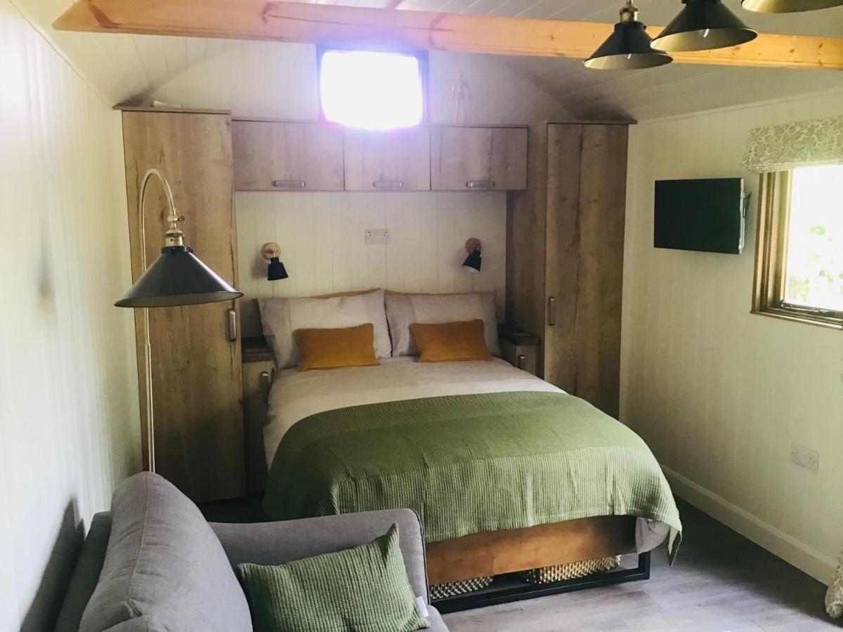 The Hut In The Orchard @ Yorecroft อายส์การ์ท ภายนอก รูปภาพ
