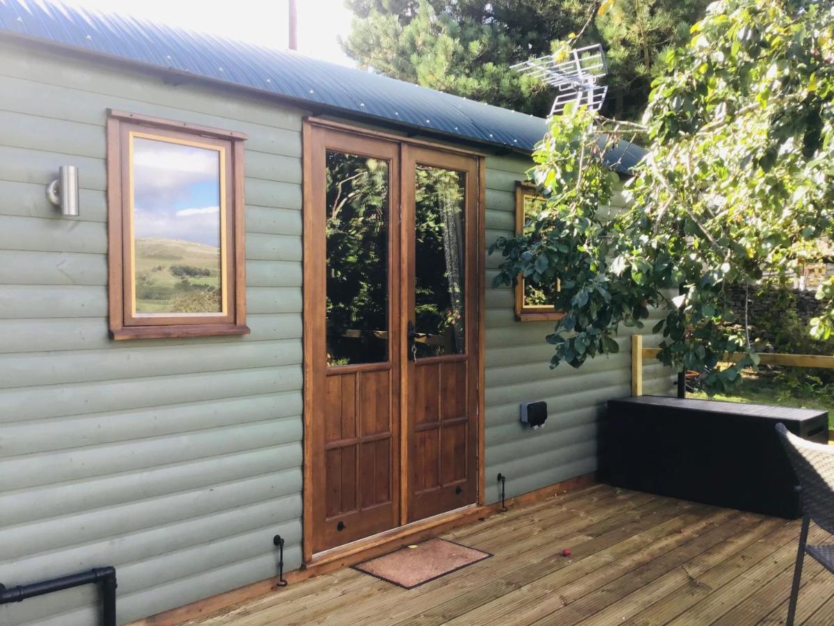 The Hut In The Orchard @ Yorecroft อายส์การ์ท ภายนอก รูปภาพ